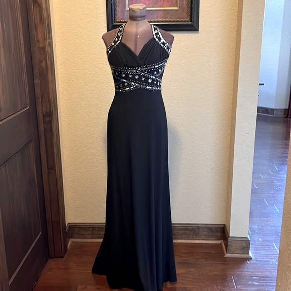 Morgan & Co. Dresses & Skirts - Morgan & Co. junior size 1/2 black sequined gown